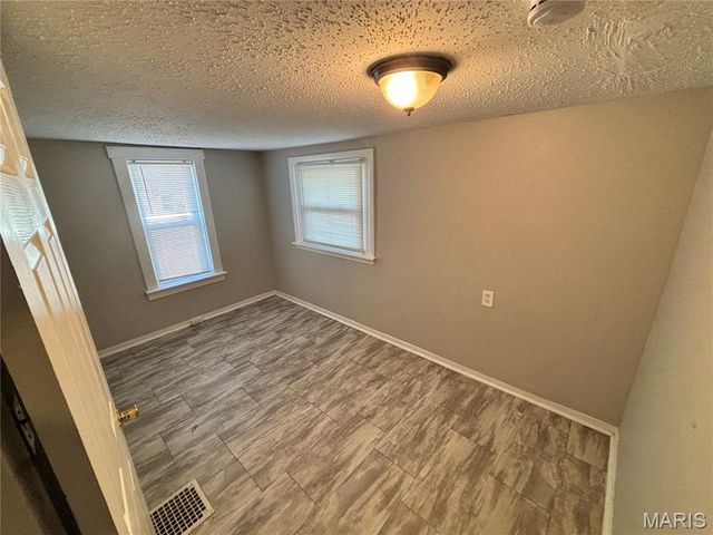 6723 Stratford Avenue, St Louis, MO 63121