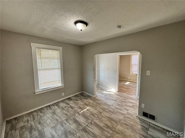 6723 Stratford Avenue, St Louis, MO 63121