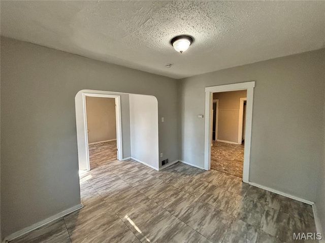 6723 Stratford Avenue, St Louis, MO 63121