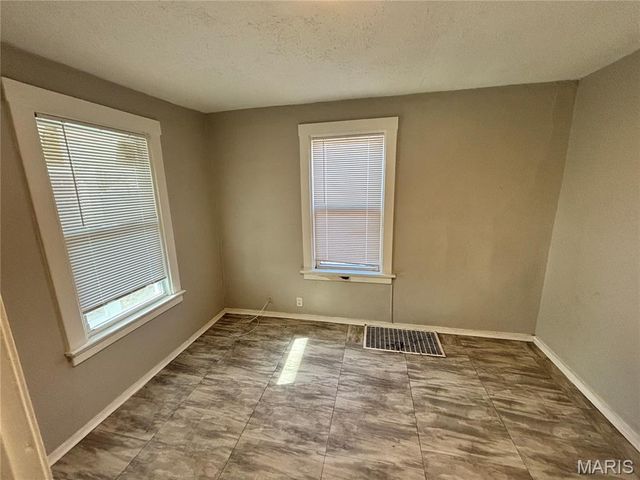 6723 Stratford Avenue, St Louis, MO 63121