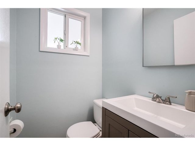 6760 S Foresthill St, Littleton, CO 80120