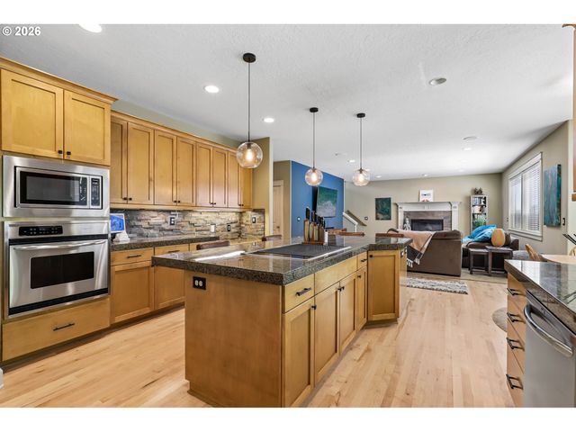 7612 Sw OVIATT Dr, Beaverton, OR 97007