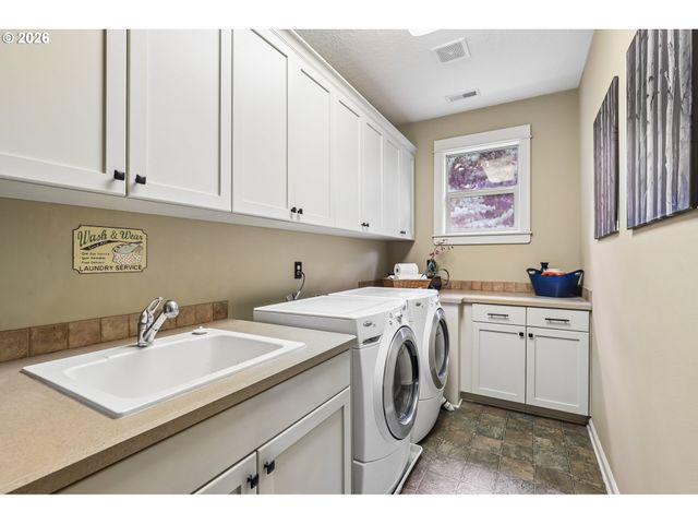 7612 Sw OVIATT Dr, Beaverton, OR 97007