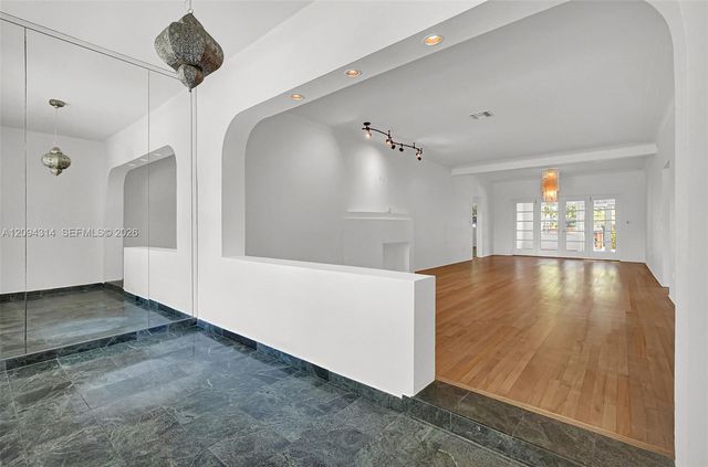 4529 Royal Palm Avenue 4529, Miami Beach, FL 33140