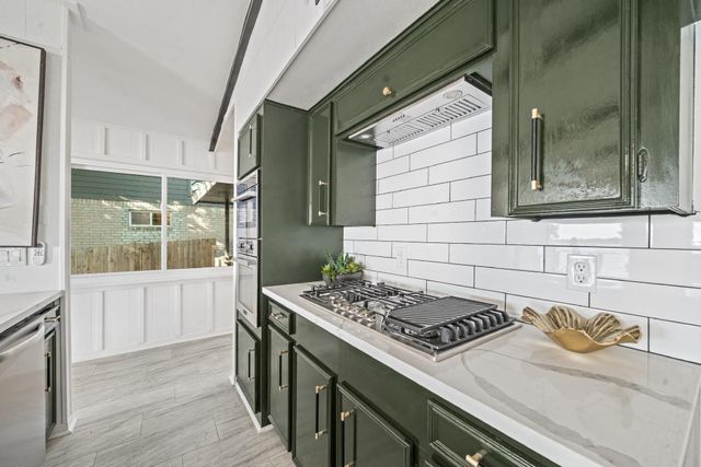 21063 Flaming Arrow Trail, Crosby, TX 77532