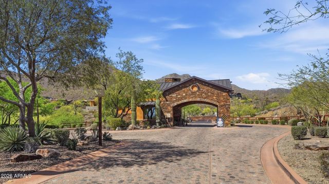 15935 N MOUNTAIN Parkway 238, Fountain Hills, AZ 85268