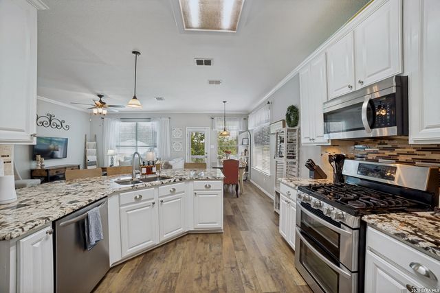 106 Coopers Hawk, San Antonio, TX 78253