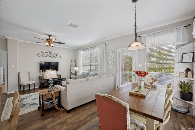 106 Coopers Hawk, San Antonio, TX 78253