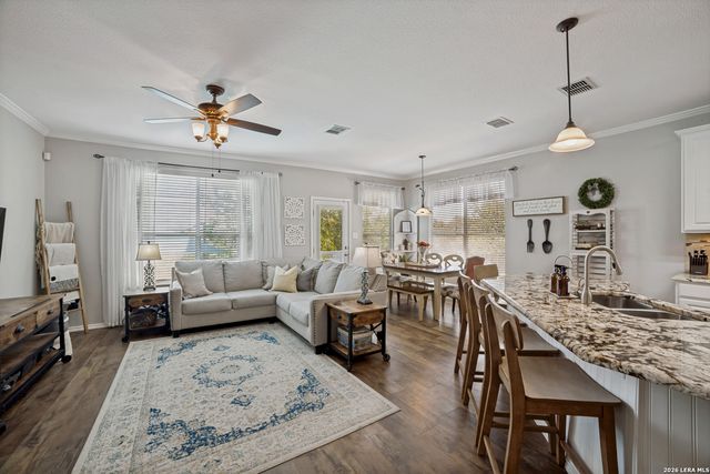 106 Coopers Hawk, San Antonio, TX 78253