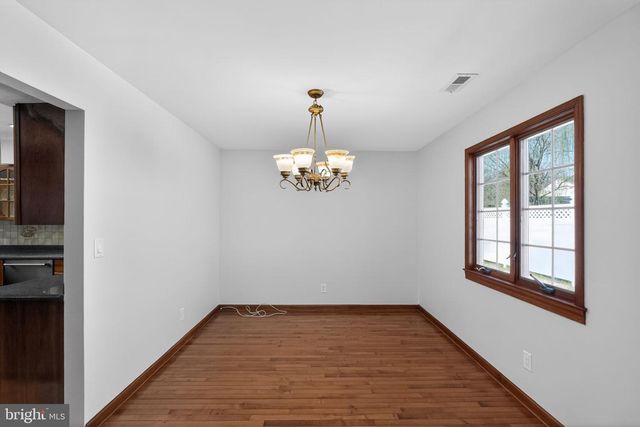 228 MEADOW DR, Mount Laurel, NJ 08054