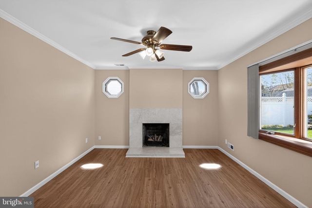228 MEADOW DR, Mount Laurel, NJ 08054