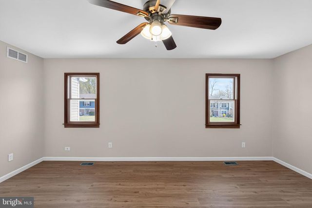 228 MEADOW DR, Mount Laurel, NJ 08054