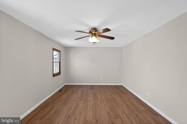 228 MEADOW DR, Mount Laurel, NJ 08054