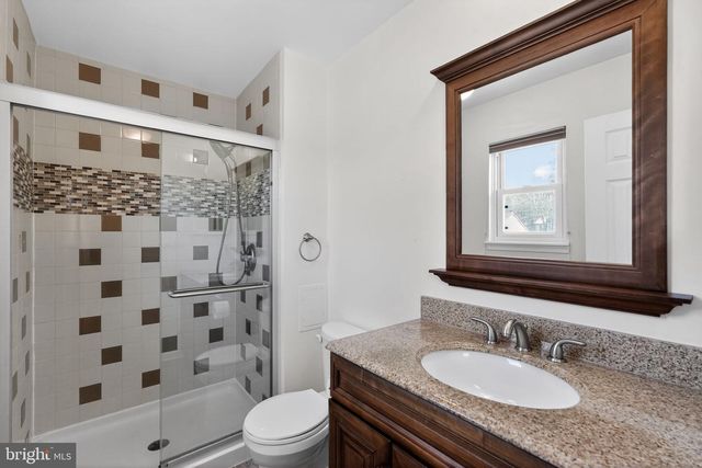 228 MEADOW DR, Mount Laurel, NJ 08054