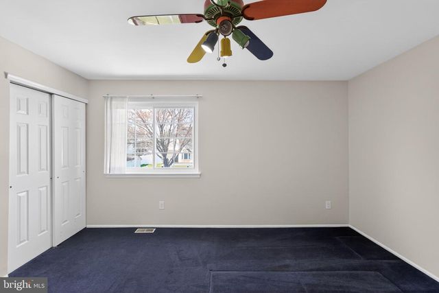 228 MEADOW DR, Mount Laurel, NJ 08054