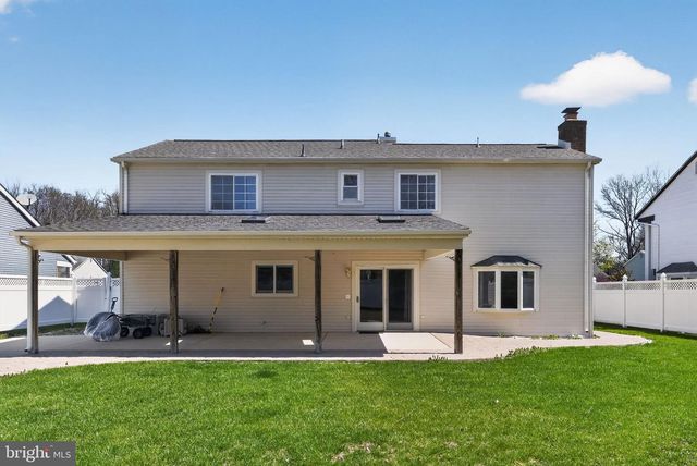228 MEADOW DR, Mount Laurel, NJ 08054