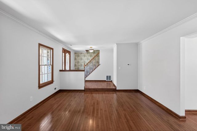 228 MEADOW DR, Mount Laurel, NJ 08054