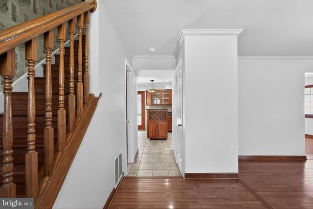 228 MEADOW DR, Mount Laurel, NJ 08054