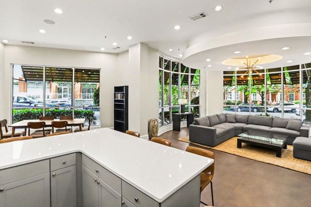 870 Inman Village Parkway NE 424, Atlanta, GA 30307