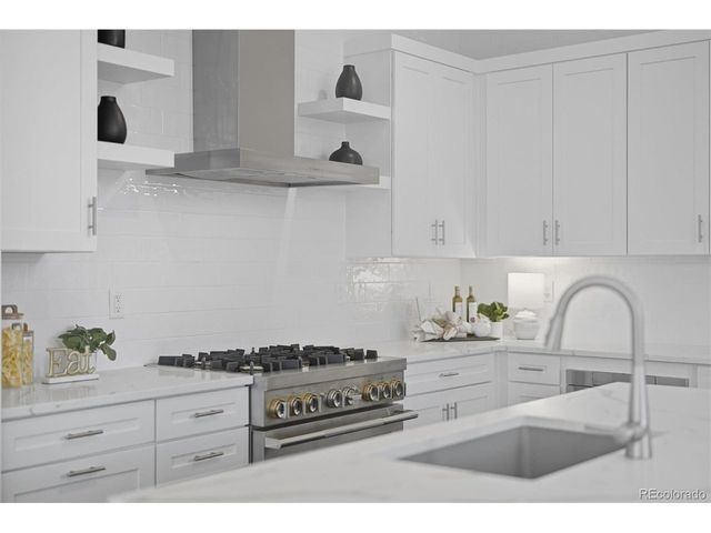 21416 E 61st Dr, Aurora, CO 80019