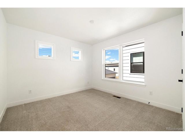 21416 E 61st Dr, Aurora, CO 80019