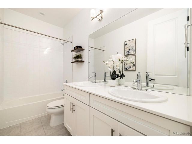 21416 E 61st Dr, Aurora, CO 80019