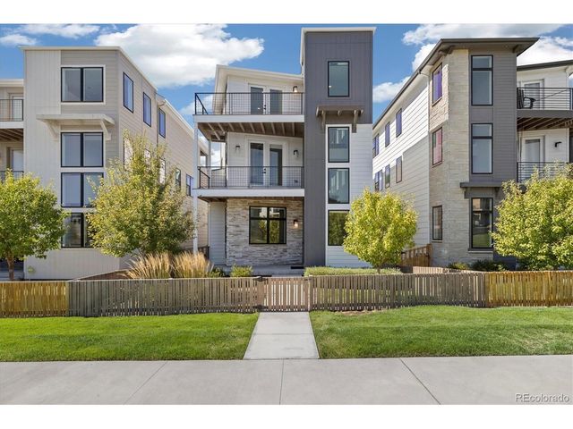 21416 E 61st Dr, Aurora, CO 80019