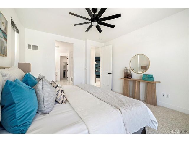 21416 E 61st Dr, Aurora, CO 80019