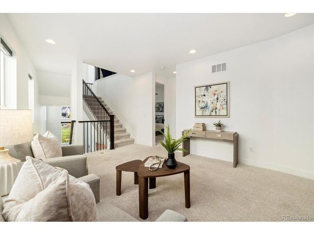 21416 E 61st Dr, Aurora, CO 80019