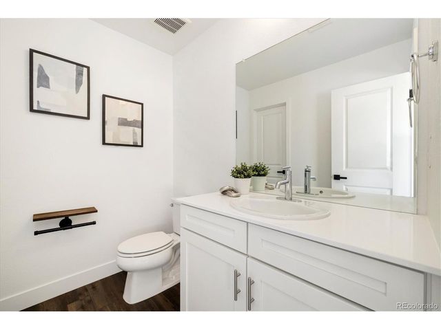 21416 E 61st Dr, Aurora, CO 80019