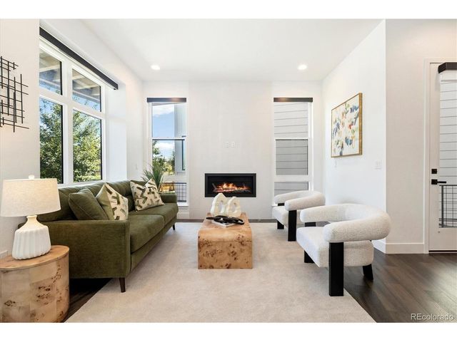 21416 E 61st Dr, Aurora, CO 80019