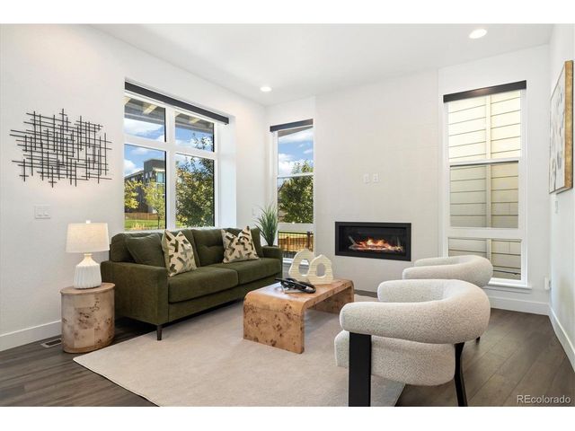 21416 E 61st Dr, Aurora, CO 80019