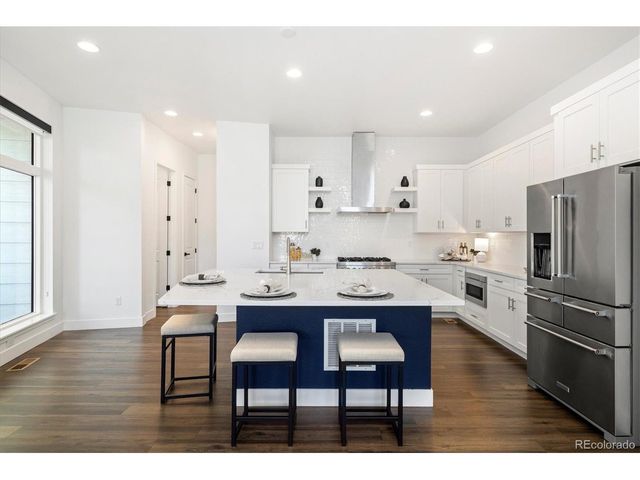 21416 E 61st Dr, Aurora, CO 80019