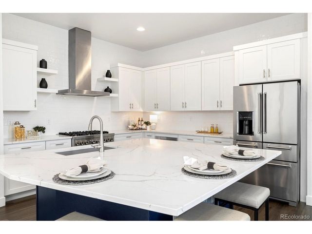 21416 E 61st Dr, Aurora, CO 80019