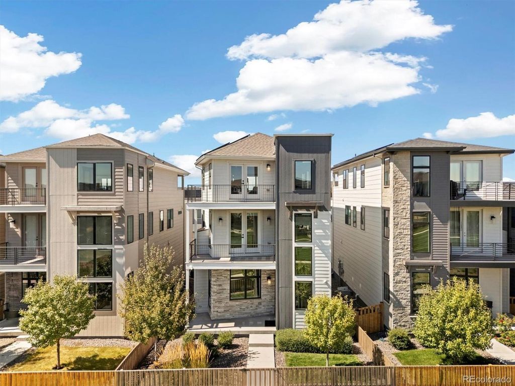 21416 E 61st Dr, Aurora, CO 80019