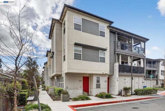 411 Rhythm Ln, Hayward, CA 94544