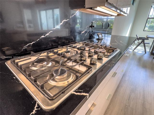 5577 Saint Armands Way, Westlake, FL 33470