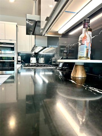 5577 Saint Armands Way, Westlake, FL 33470