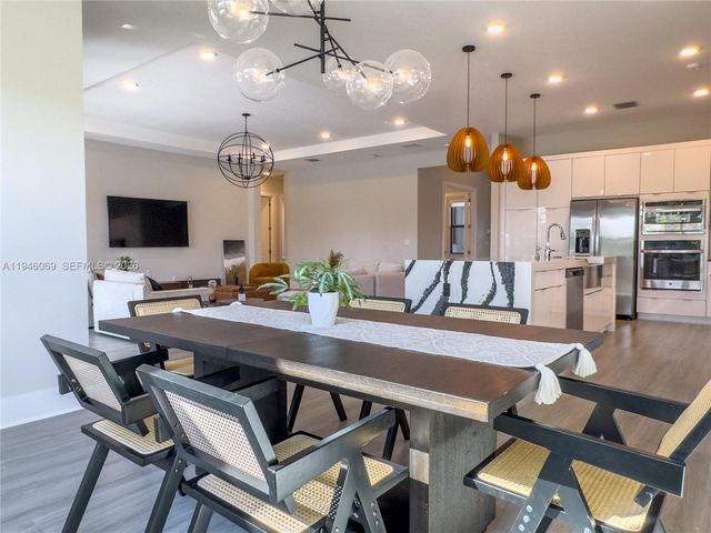 5577 Saint Armands Way, Westlake, FL 33470