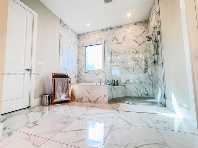 5577 Saint Armands Way, Westlake, FL 33470