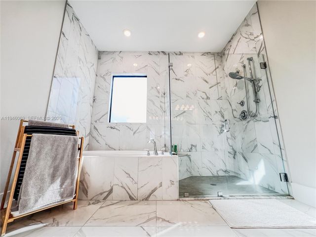 5577 Saint Armands Way, Westlake, FL 33470