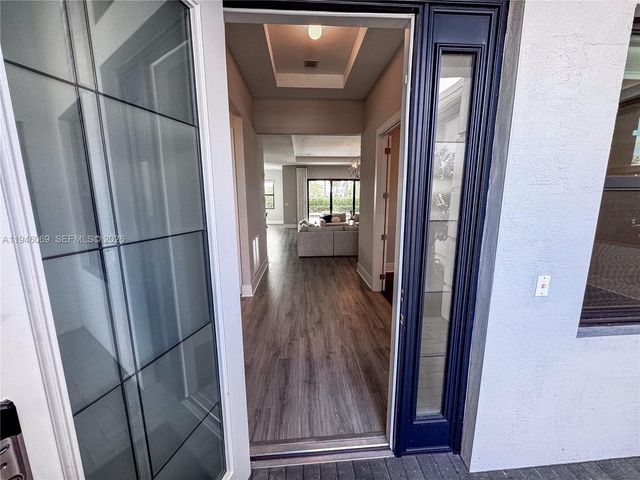 5577 Saint Armands Way, Westlake, FL 33470