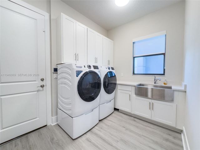 5577 Saint Armands Way, Westlake, FL 33470