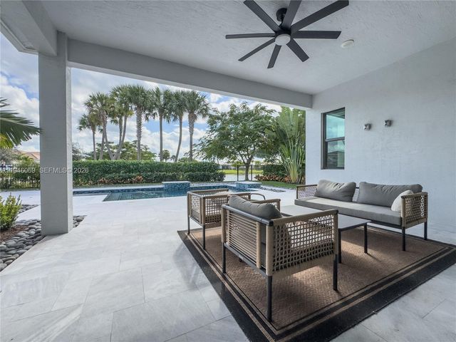 5577 Saint Armands Way, Westlake, FL 33470