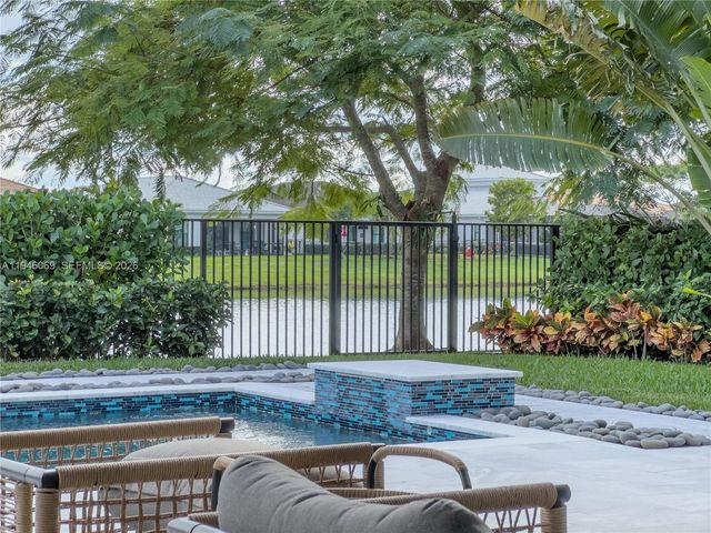 5577 Saint Armands Way, Westlake, FL 33470