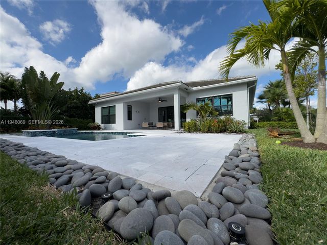 5577 Saint Armands Way, Westlake, FL 33470