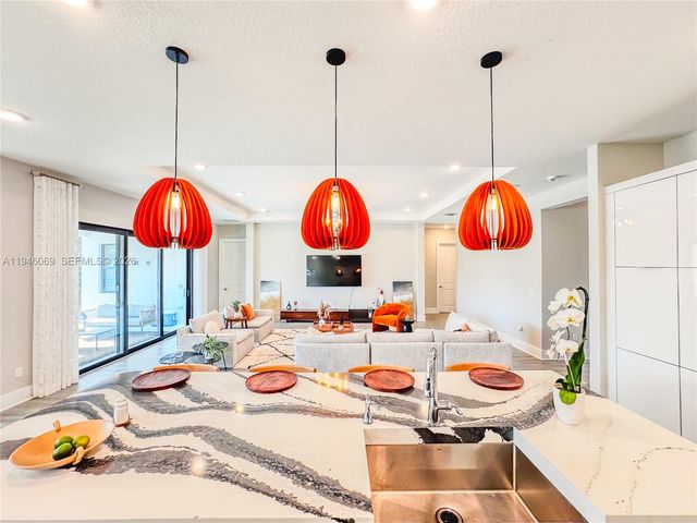 5577 Saint Armands Way, Westlake, FL 33470