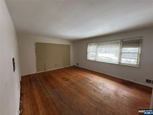 633 Wilmerding Avenue, Teaneck, NJ 07666