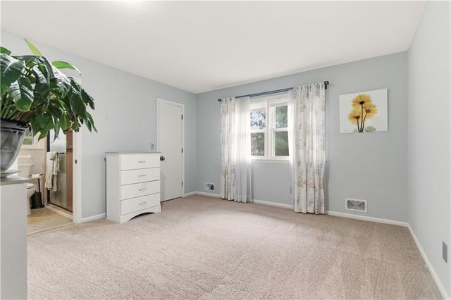 6817 Lakeshore Drive, Raytown, MO 64133