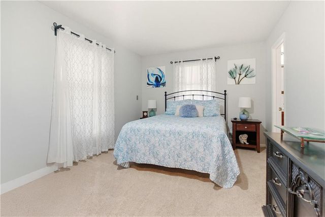 6817 Lakeshore Drive, Raytown, MO 64133